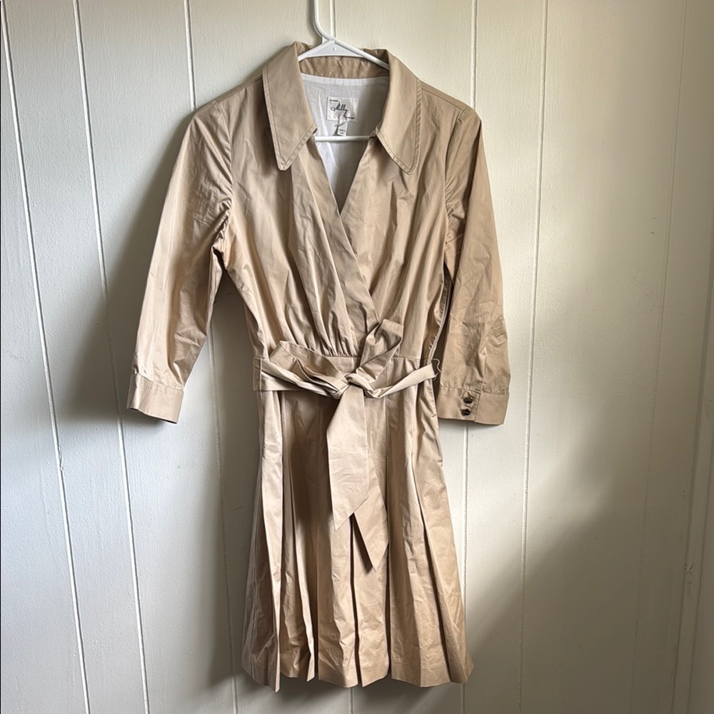Milly of New York Tan Pleated Dress with Tie Belt Sz 6.